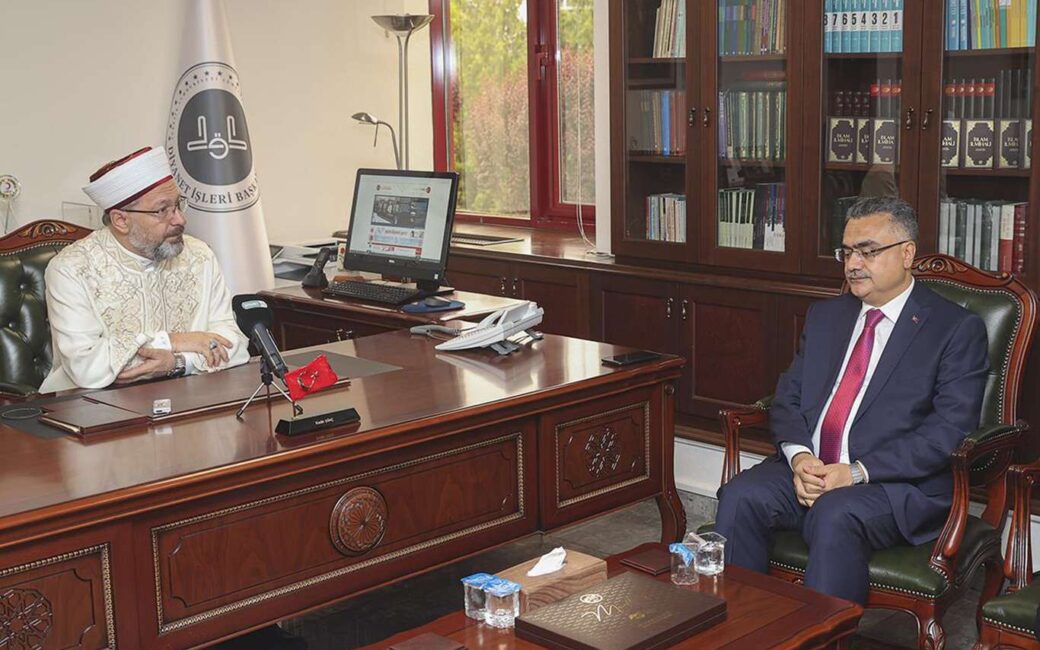 Kadir'in Yardımcısına Dair Kesin Bilgiler ve İpuçları [2026] - Kapak Görseli